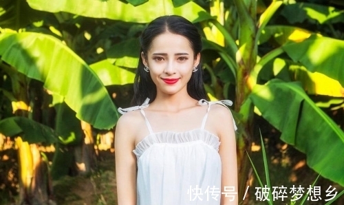 赋九张机|清愁寂寂同谁诉，红楼怅望云烟起；两赋九张机，纸长墨浅书难递