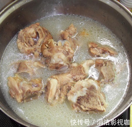 脾胃|给家长提个醒3种汤别给孩子喝了,越喝越不长个,家长别忽视