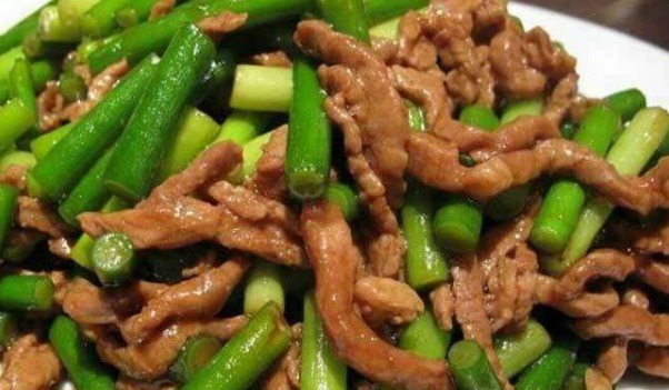 蒜苔炒肉丝|多给家人吃的消炎菜,口味鲜美,增强体质,荤素搭配营养好