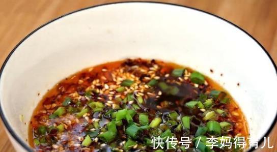 大厨|做凉拌黄瓜,最忌直接加盐!大厨教你正确做法,酸脆可口特入味!