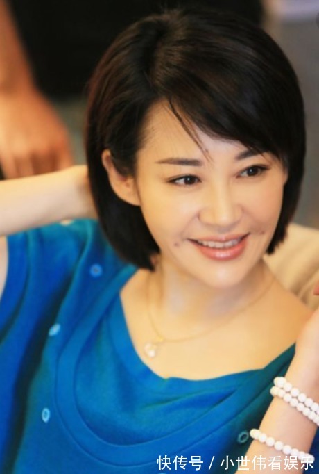 弧度|不扮嫩的减龄秘密,都藏在发型里了,这些中年女明星早就知道