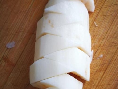 第一次把排骨和它一块炖,原来这么好吃,全家一大盘没吃够