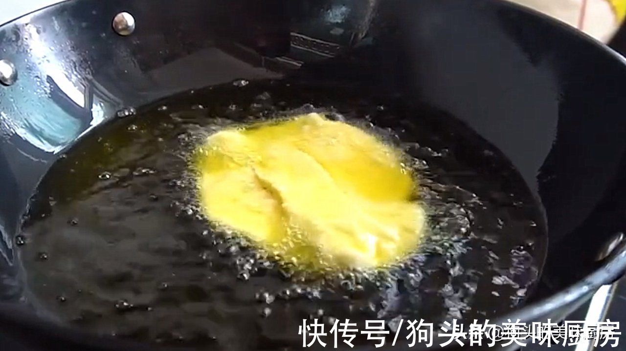 1碗面粉1个鸡蛋能做的油饼，外皮酥脆，内部蓬松，比油条还好吃