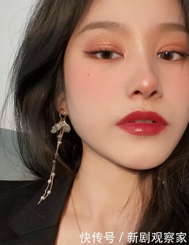 新年换个风格,这个“冰糖山楂妆”复古惊艳,过年超适合