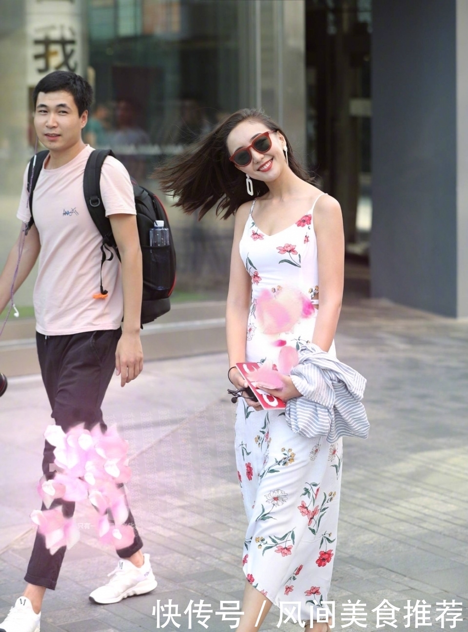 尽显|街拍:图一小姐姐时尚优雅,图三尽显完美好身材和青春动人的魅力