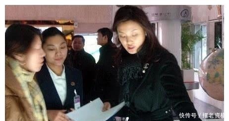 她曾是“央視王牌”,曾罵哭董卿,因行賄退出央視舞臺,現狀可憐