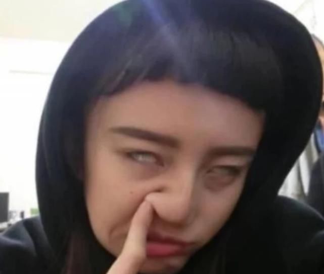 毛孔|青春期女生“贼伤鼻子”的3行为,难怪没人爱,原来是鼻子在作怪