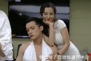 肚皮|毁童年的Cos形象,成龙Cos的春丽成了经典,爱丽儿的焦点在肚皮上