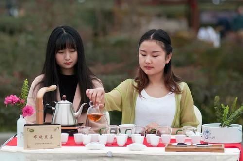 法宝|茶叶水洗脸能美容？原来茶叶是天然、健康、经济适用的护肤法宝！