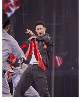 exo|王一博張藝興劉憲華韓庚合照，同是街舞達(dá)人