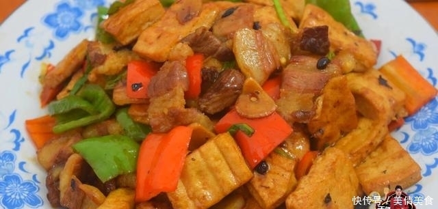 五花肉炒豆腐最好吃的做法,简单美味又下饭,看看你喜欢吃不?