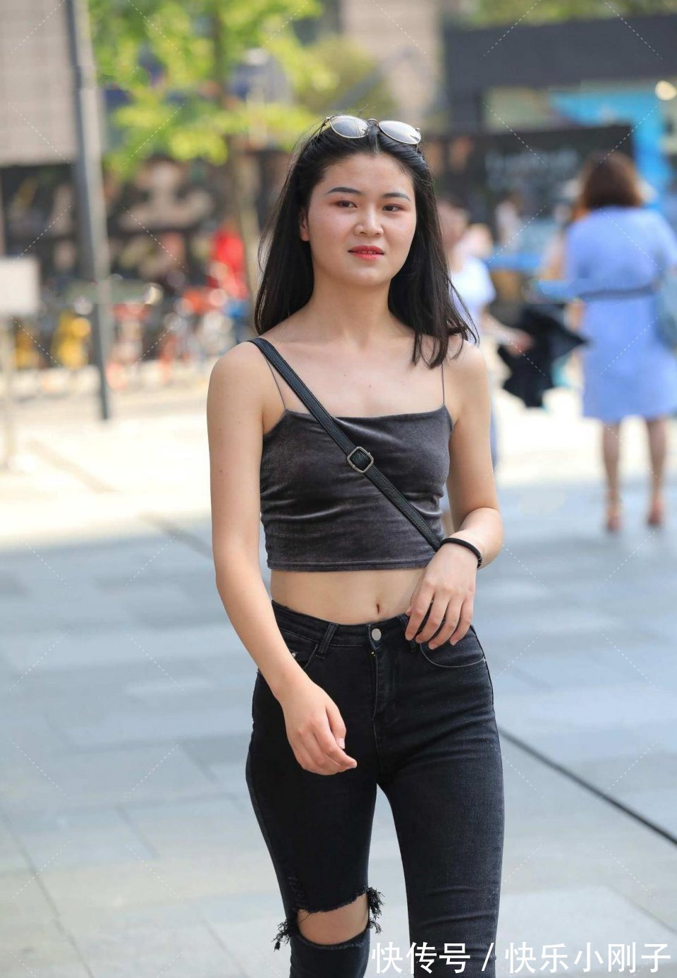 丝绒|有气质的气质美女，一举一动都发出一种奢华感，她的魅力不可抗拒