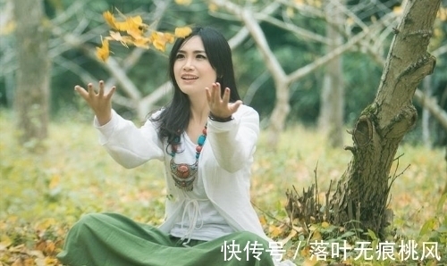 翠华@万千心事云头寄,一枚落叶可知秋;伤感秋词七首,清寒霜色伴梦柔