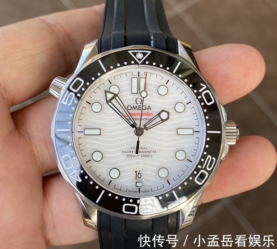 海马|主流男士潜水腕表盘点，夏季旅游凹造型正好，闭着眼睛也不会选错