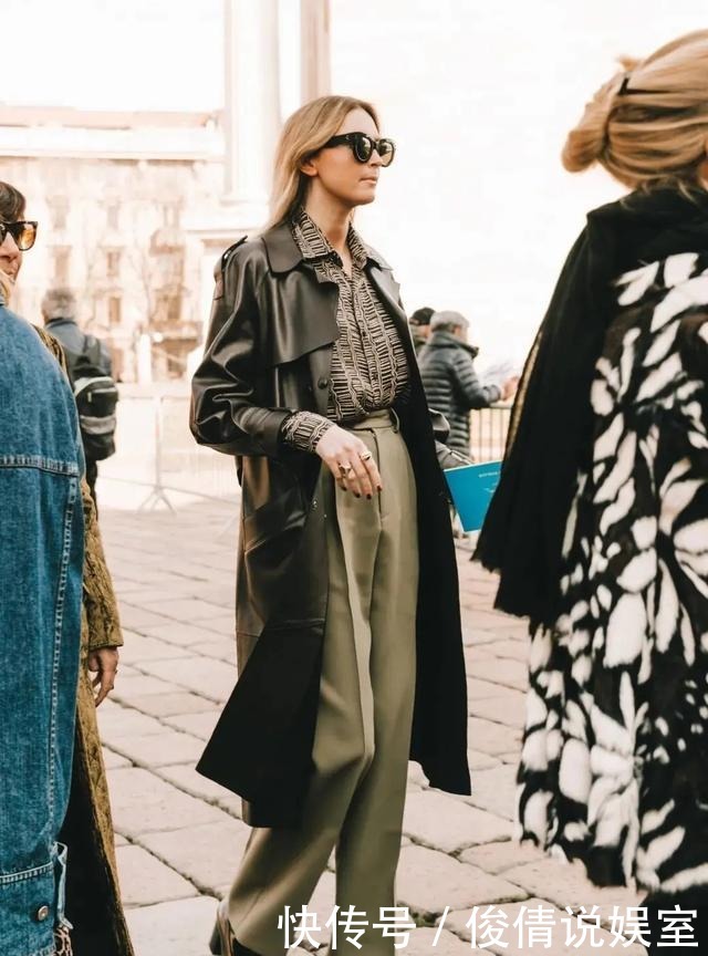 搭配黑色|又到了穿风衣的季节,只会搭牛仔裤?你怕是不知道这三种时髦搭配