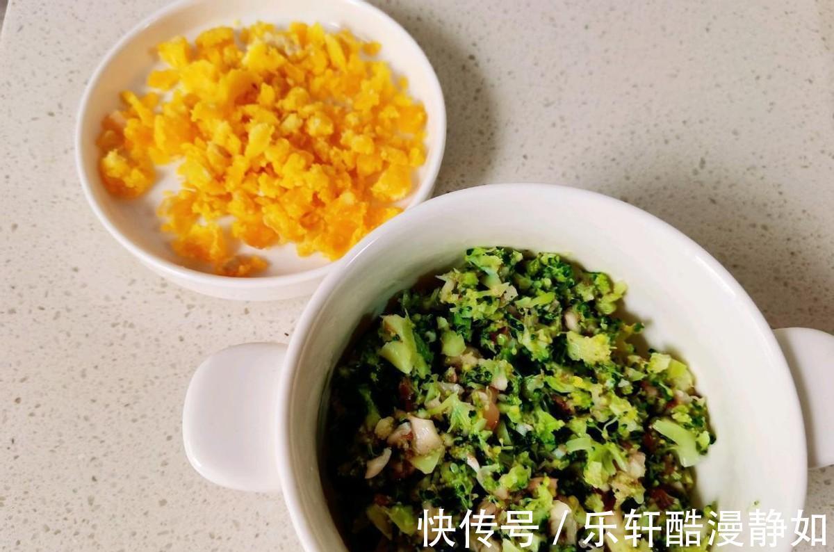西兰花|十分钟的简单早餐——时蔬炒饭，用料普通操作简单，超美味