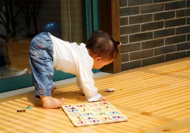 站立|一个口诀，说清0“大动作发育”进程！