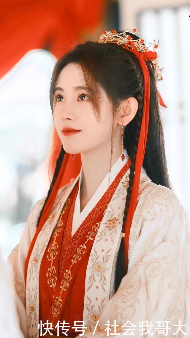 有这几个特征的女生,一般被称为“古典美”,穿上汉服更好看