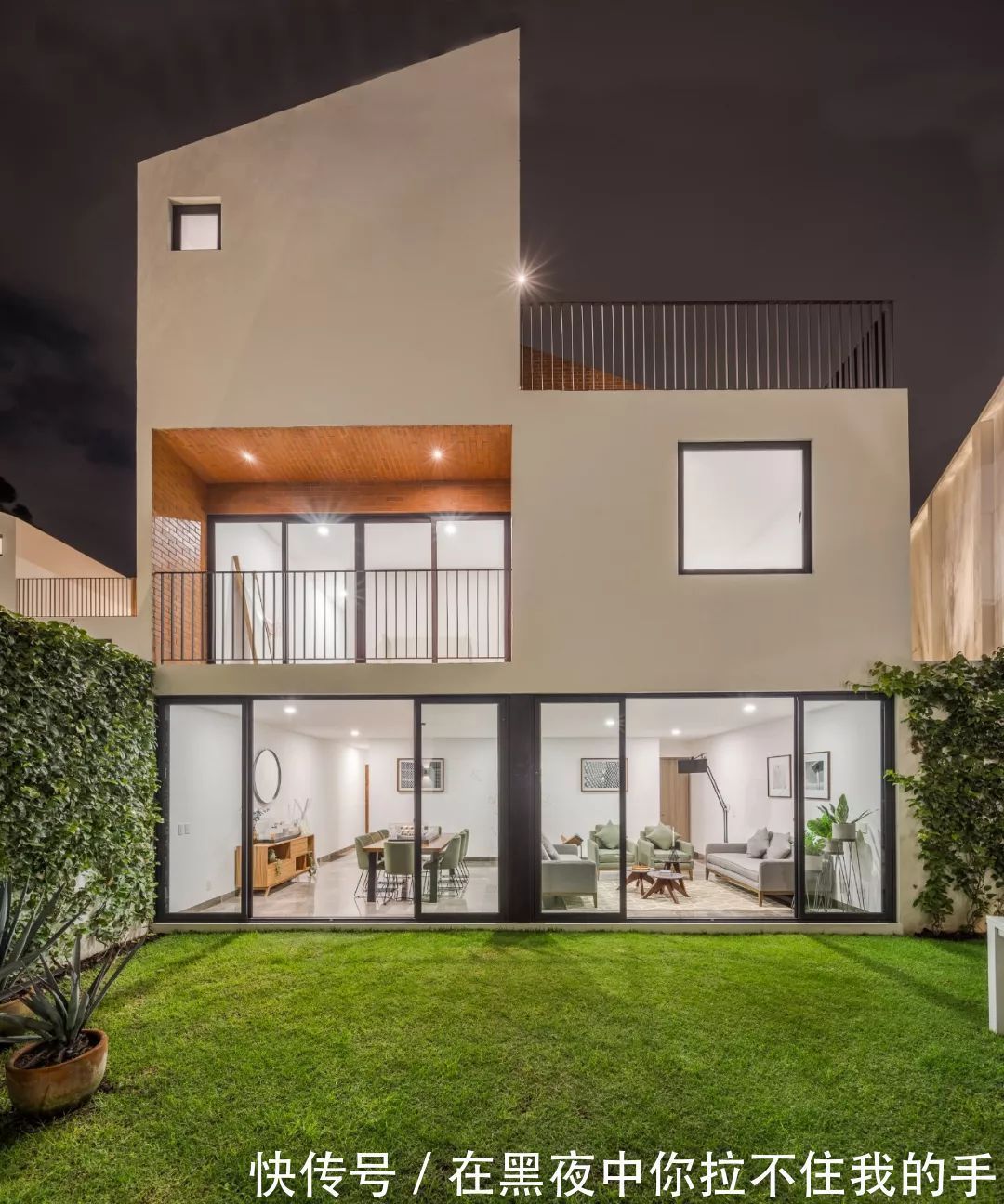 罗马柱|国外的别墅那么美,为什么农村人有地都不愿意建