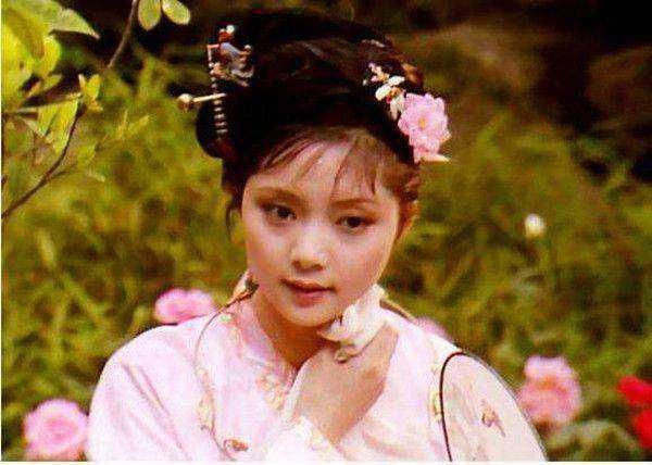 贾母|红楼梦:贾母2次当众表扬过薛宝钗,每一次都意味深长