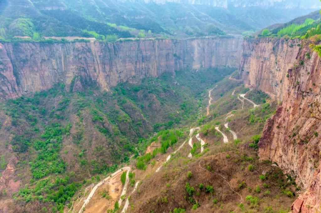 中国|中国最危险的村庄，“第一影视村”——郭亮村