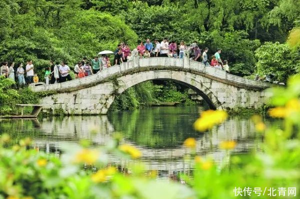 黔灵山公园|「网络中国节·端午」黔灵山公园，游客络绎不绝