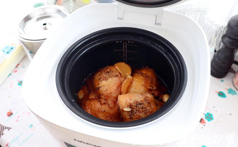 大人孩子都爱吃的照烧鸡腿，自己在也能做，鲜香软嫩，味道真赞