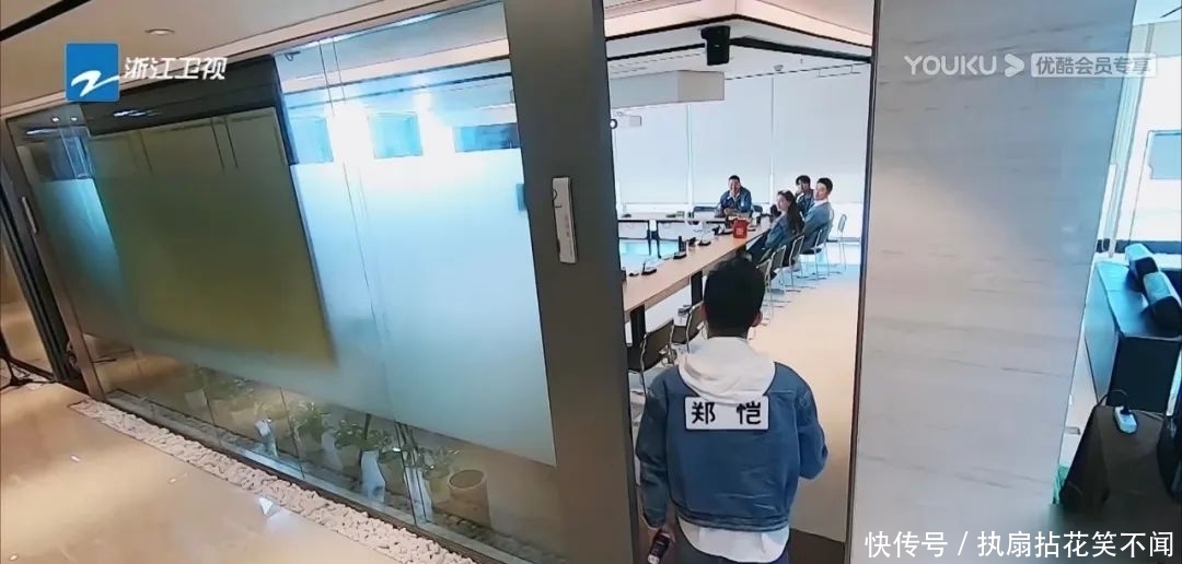 《奔跑吧9》开播炒CP，郑恺主动避嫌，蔡徐坤杨颖总是黏在一起