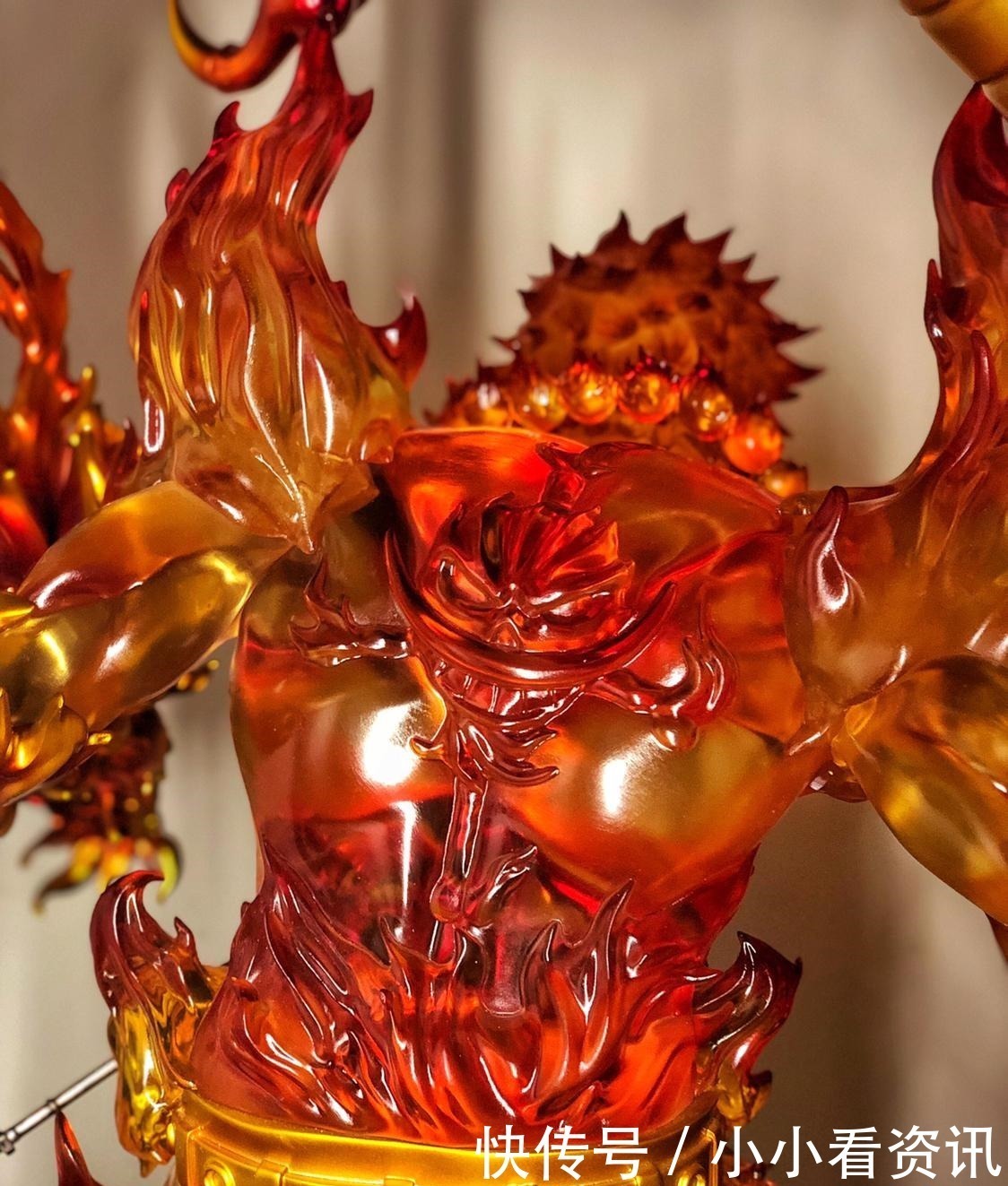 手办|海贼王火龙萨博手办,艾斯脸上能看见雀斑,脚下头盔戳中泪点