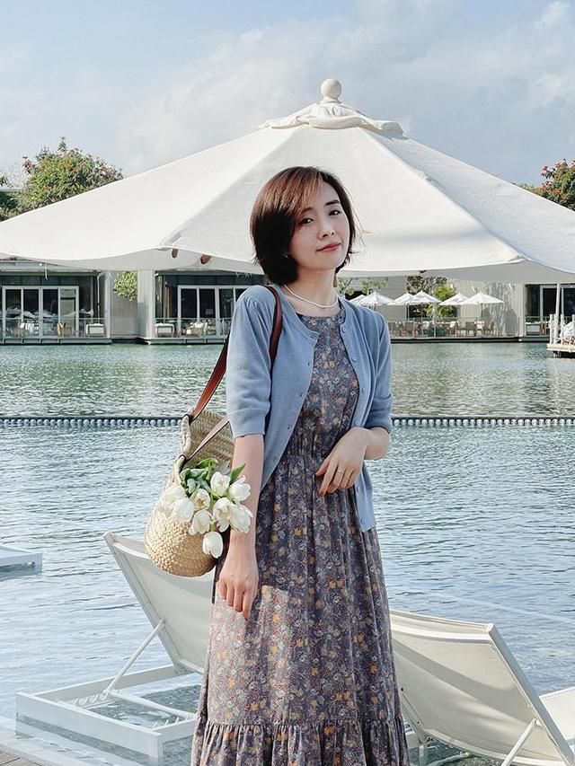 快收起你的阔腿裤，甜美温柔的小裙子更流行，清爽舒适还有气质