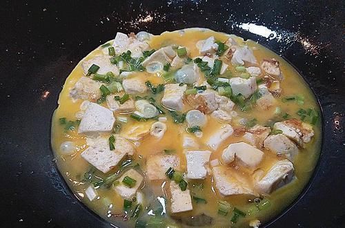 女人最该吃的不是猪脚，而是它，满满的雌激素，抗衰老素颜也很美