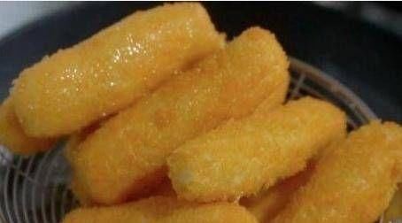 土豆糕有三个土豆和两个鸡蛋,味道鲜美,营养丰富