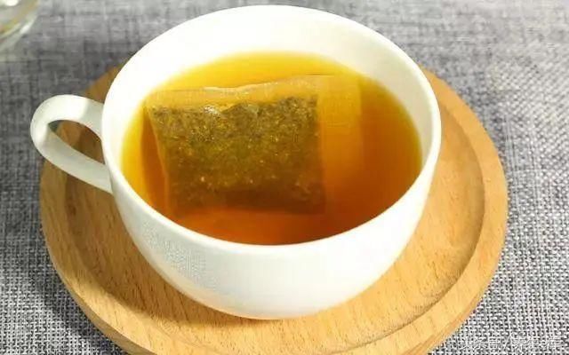  不错|尿酸高的人，睡觉时有3个表现，若没有，尿酸控制得还不错！