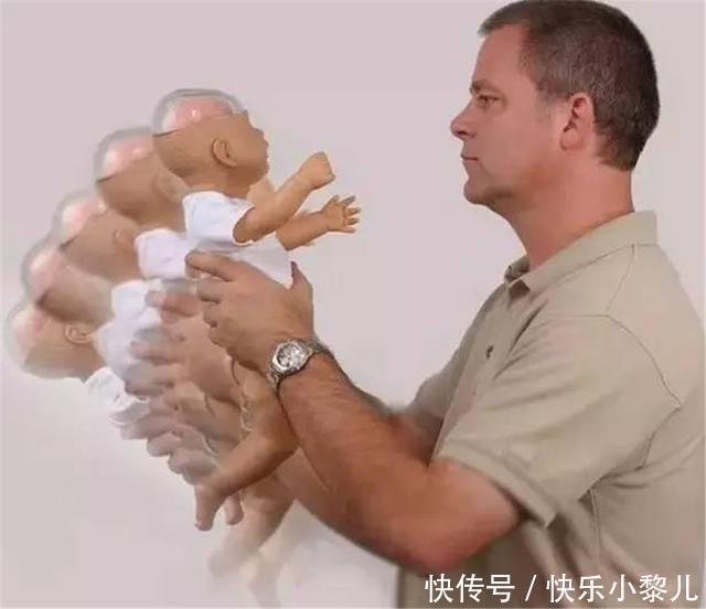 脊椎|小心把新生儿抱成“歪脖子”这种毁身高的抱姿，很多家长都在犯