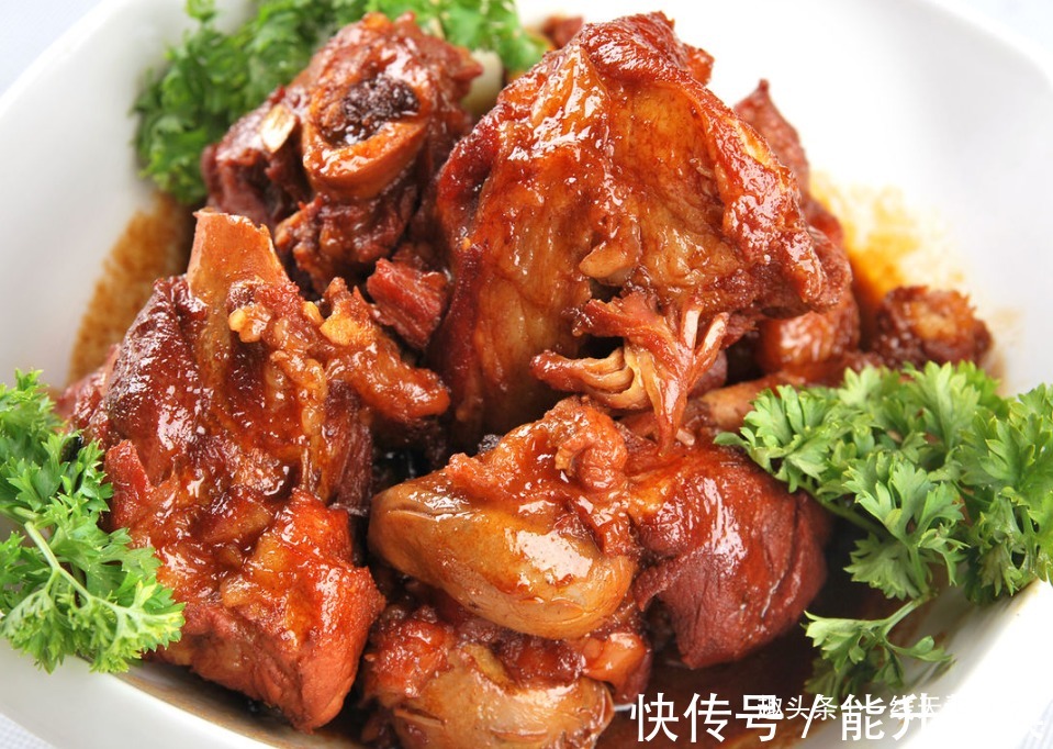 大骨|益气生津、养血壮骨、美容养颜的大骨头,好吃到舔盘子做法超简单