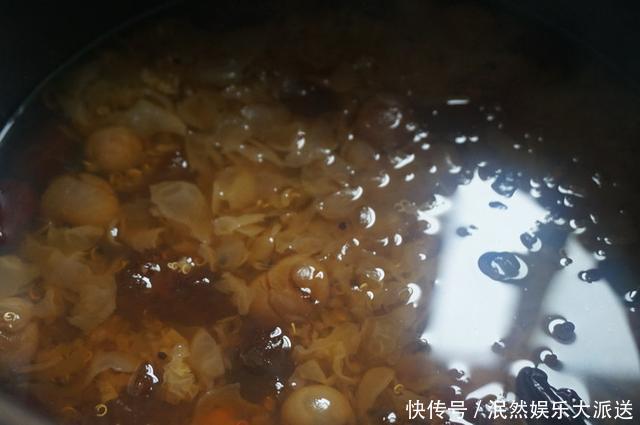  皱纹|红枣和它天生一对，一起煮，子宫干净了，皱纹消失气色好