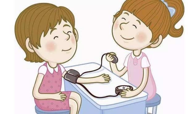 白量|测血压是左手还是右手?自测血压注意5个细节,不然血压白量了!