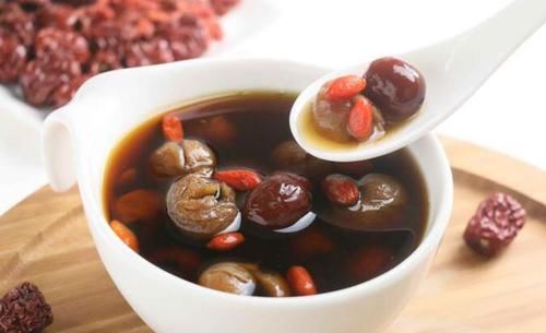  原因|经常手脚冰凉，或是两个原因导致的，教你3个调理方法，不妨试试