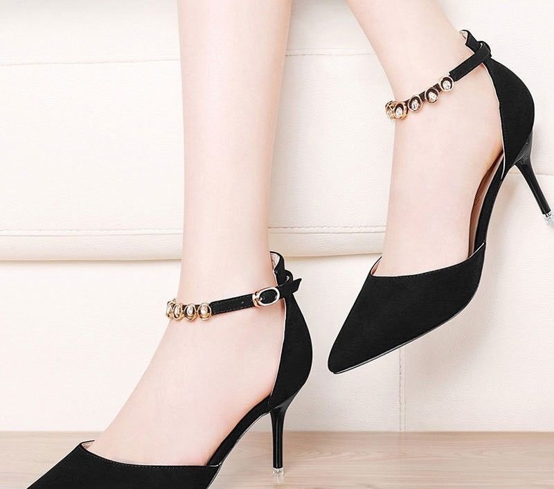 欧美 新款欧美风格尖头高跟鞋,设计有层次感,上脚有高档感