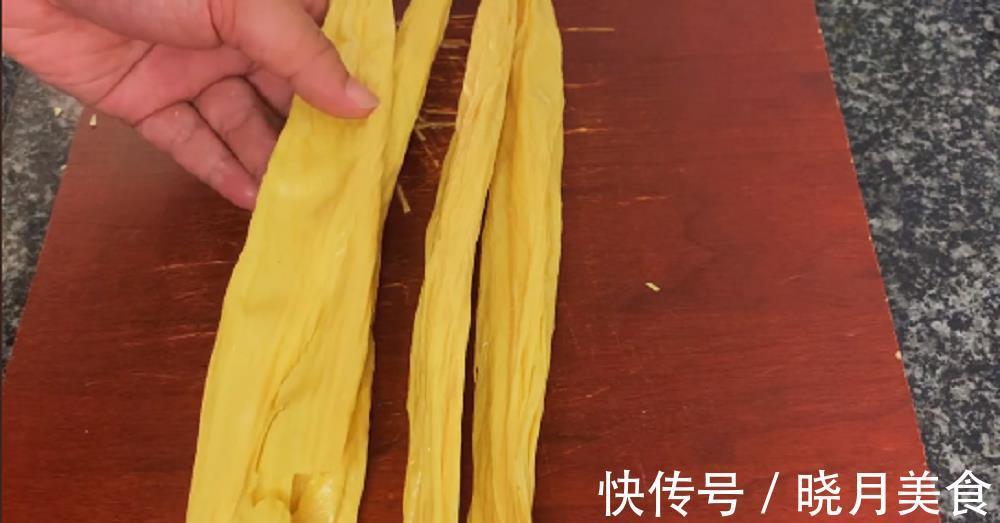 嚓嚓嚓|腐竹最忌直接用清水泡,买菜大姐教我一招,泡得又快又软、无硬芯
