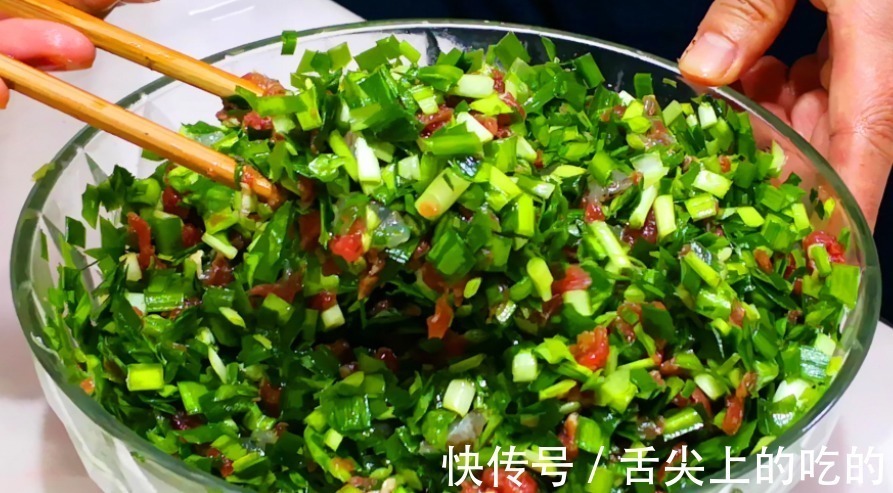 包韭菜馅饺子,牢记“2放3不放”,韭菜翠绿不出水,鲜香又美味