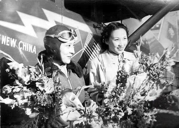 颜雅清@出身名门，美丽过人，为了祖国的航天事业，她们毅然飞上了天空