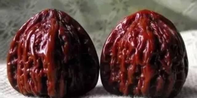  手串|在你穿上秋裤的同时，手串应该怎么办？