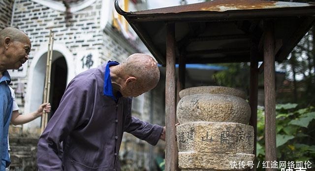  出家|14岁出家苦修，现已80多岁，曾割肉救母，一人重建一座寺庙