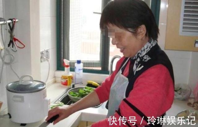 儿子|家里请了保姆后,9岁儿子变得嗜睡,父母一查监控,奖励保姆9万元