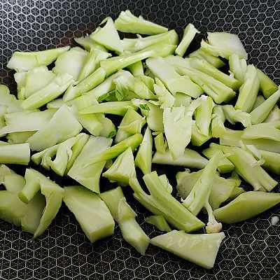 五香肉肠焖花菜