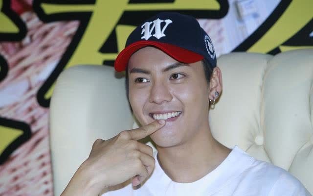 官宣 《街舞4》官宣回归,陈伟霆收到邀请,粉丝却喊话:别参加