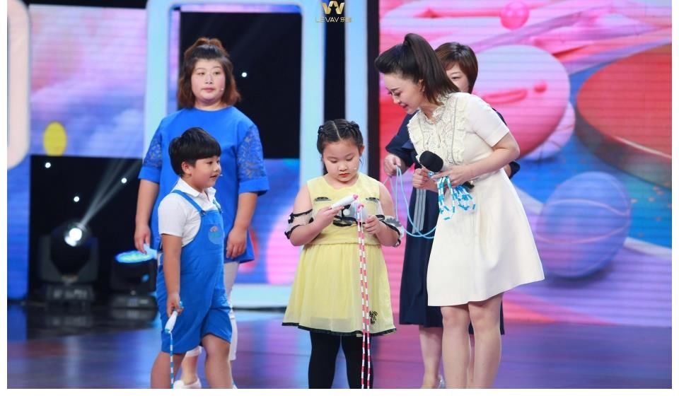 快乐大巴|乐维文化:素质偶像熊芮妍、李禹潼受邀参加央视《快乐大巴》节目