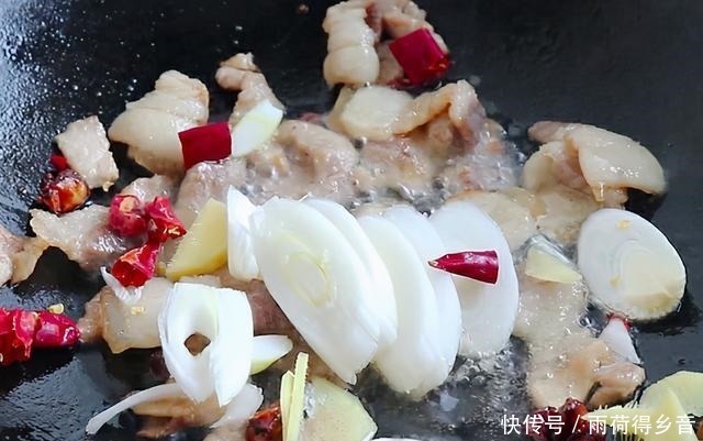 干辣椒|白菜和豆腐怎样做才好吃学会这3招,上桌后就连汤汁都一滴不剩