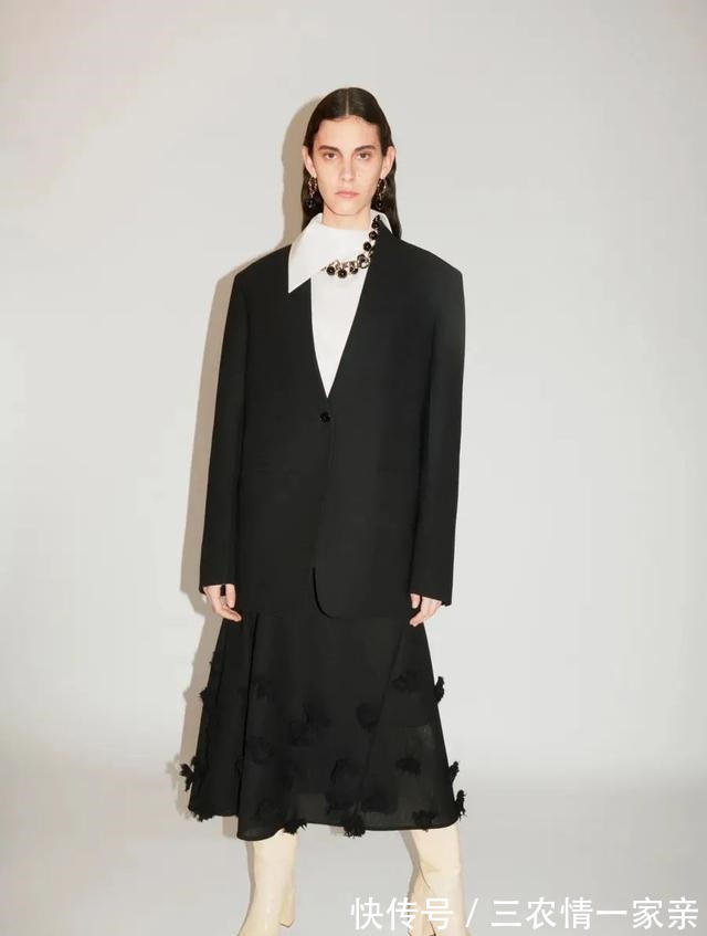 时髦 衬衫+半裙,轻轻松松的时髦!衬衫+半裙,轻轻松松的时髦!